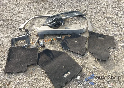 2015 Jeep Cherokee Latitude z USA, uszkodzony, nr VIN 1C4PJMCB2FW564626